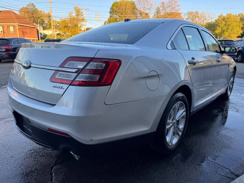 2013 Ford Taurus SEL