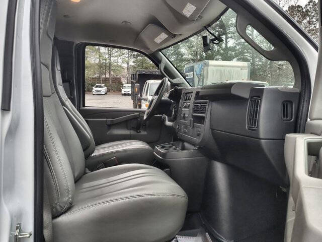 2025 Chevrolet Express 3500