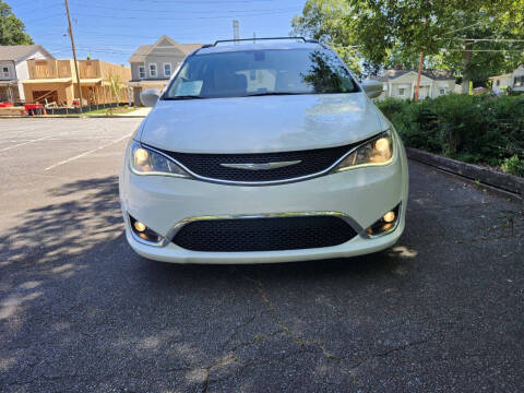 2017 Chrysler Pacifica Touring-L