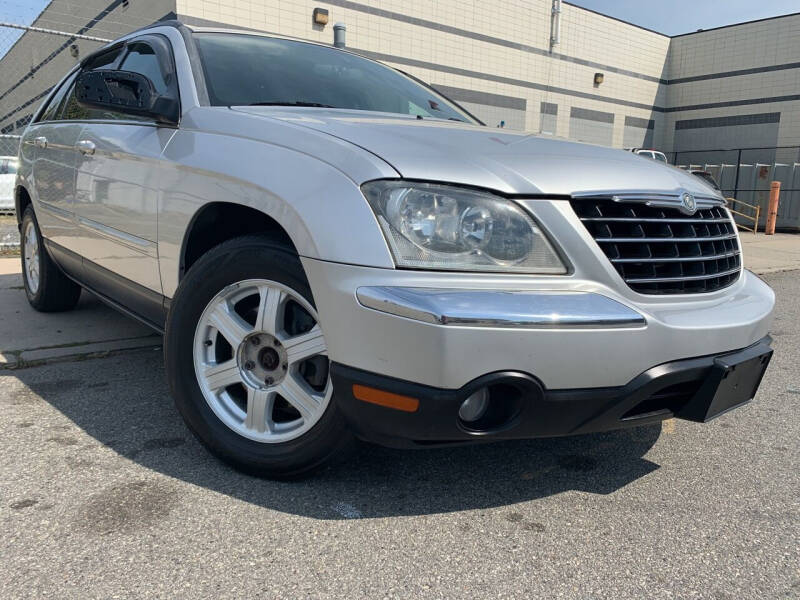 2006 Chrysler Pacifica for sale at Illinois Auto Sales in Paterson NJ