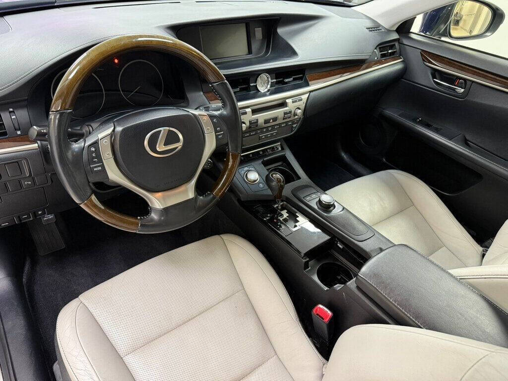 2013 Lexus ES 350 for sale at Conway Imports in   Streamwood, IL