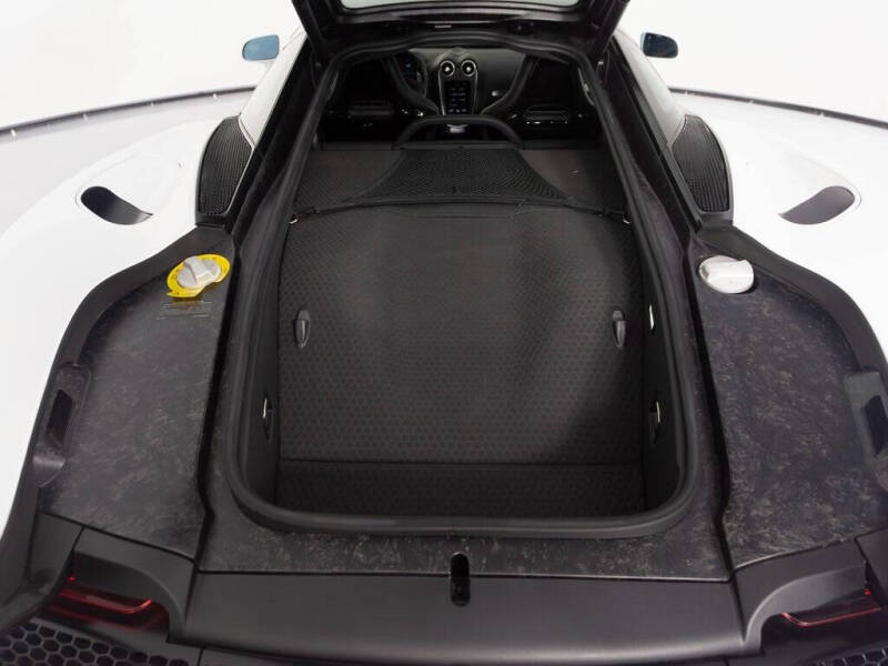 2022 McLaren GT