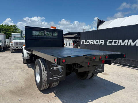 2002 Freightliner FL70