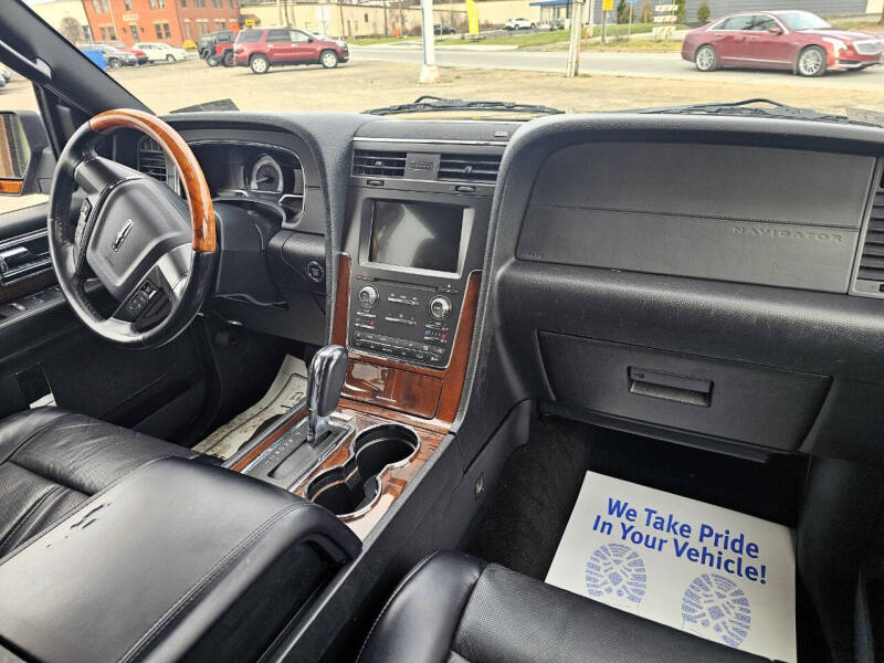 2017 Lincoln Navigator Select