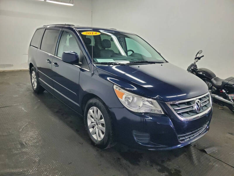 2014 Volkswagen Routan SE
