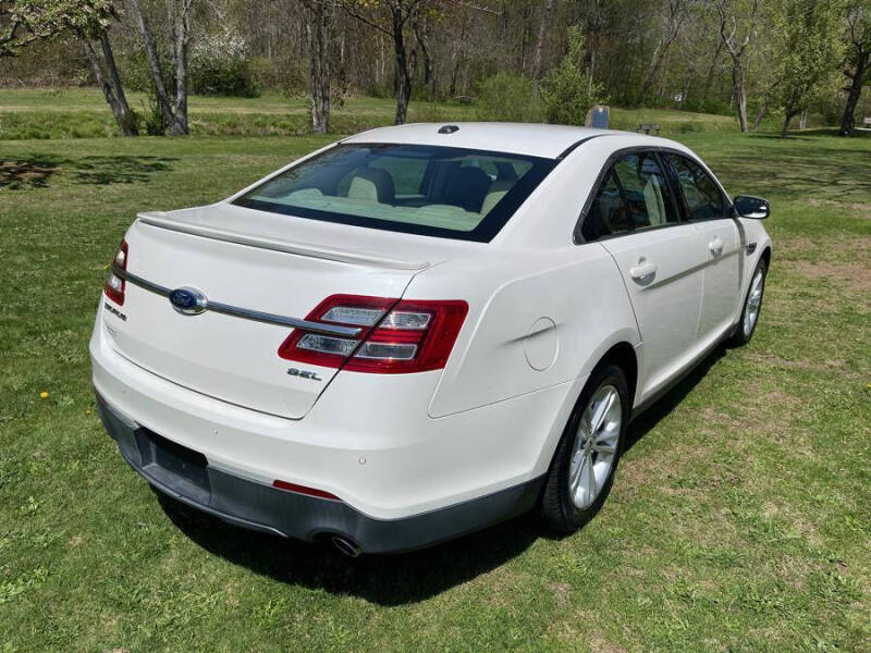 2014 Ford Taurus SEL