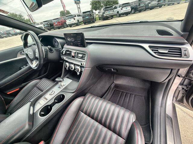 2023 Genesis G70