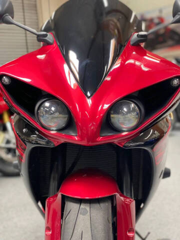2011 Yamaha YZF-R1