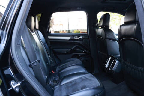 2013 Porsche Cayenne GTS