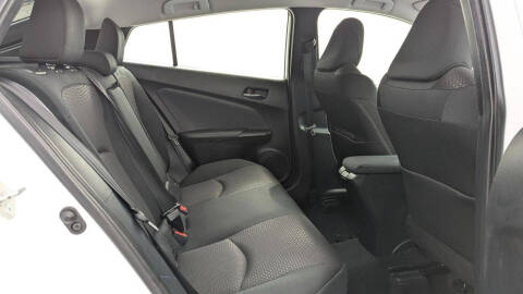 2022 Toyota Prius LE