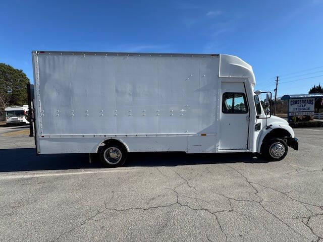 2008 Freightliner M2 106