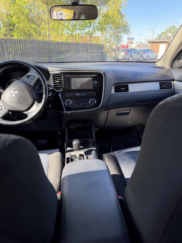 2014 Mitsubishi Outlander SE