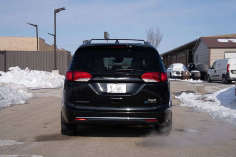 2018 Chrysler Pacifica Hybrid Limited