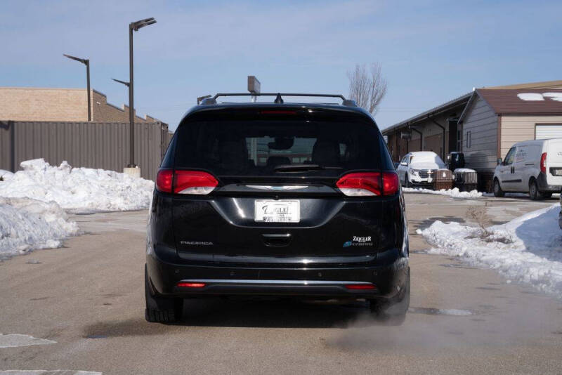 2018 Chrysler Pacifica Hybrid Limited