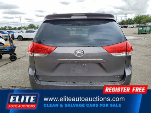 2011 Toyota Sienna