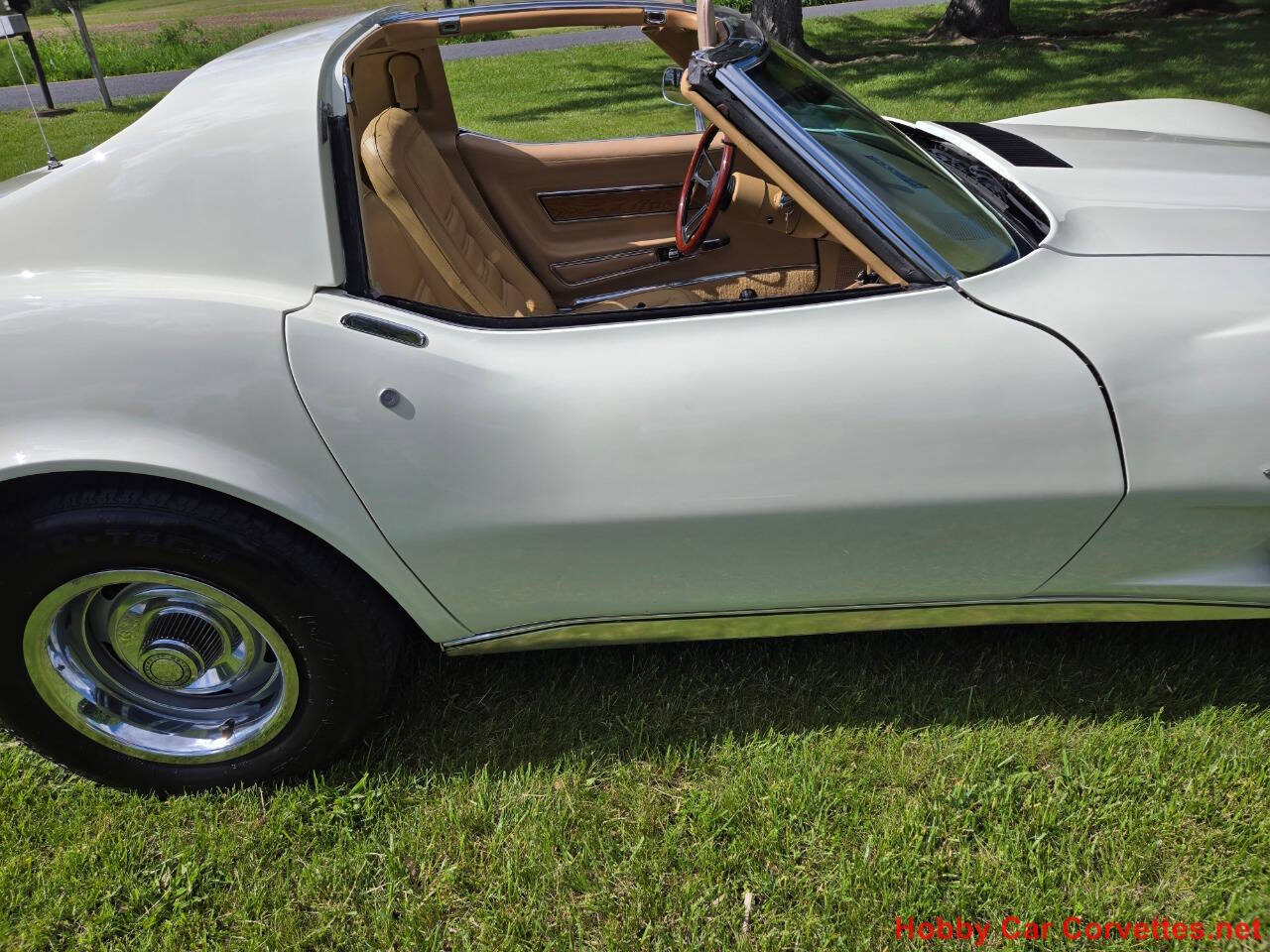 1976 Chevrolet Corvette 13