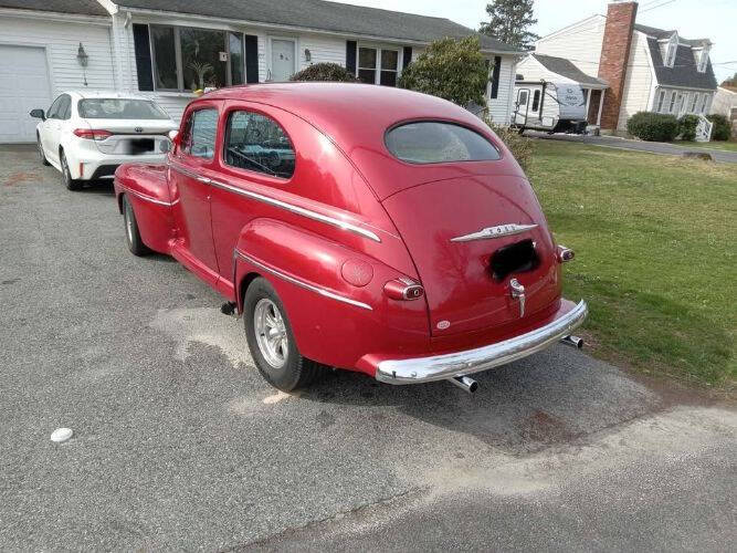 1947 Ford Deluxe