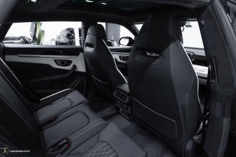 2023 Lamborghini Urus S