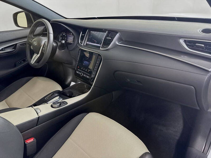 2025 Infiniti QX55 Essential