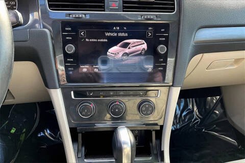 2018 Volkswagen Golf SportWagen TSI SE