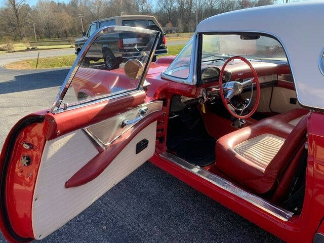 1956 Ford Thunderbird