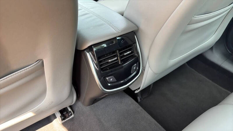 2014 Cadillac XTS Luxury Collection