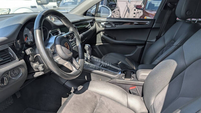 2017 Porsche Macan S