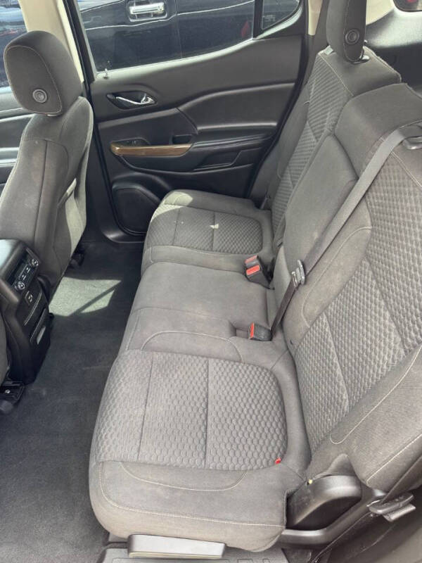 2019 GMC Acadia SLE-2