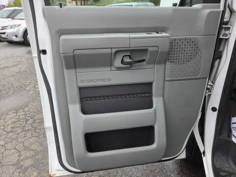 2012 Ford E-Series E-350 SD XLT