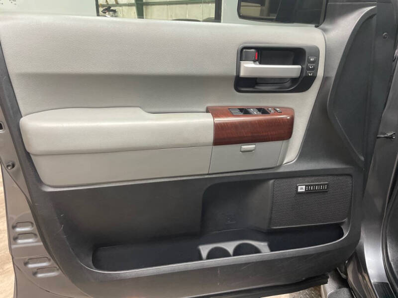 2011 Toyota Sequoia Platinum