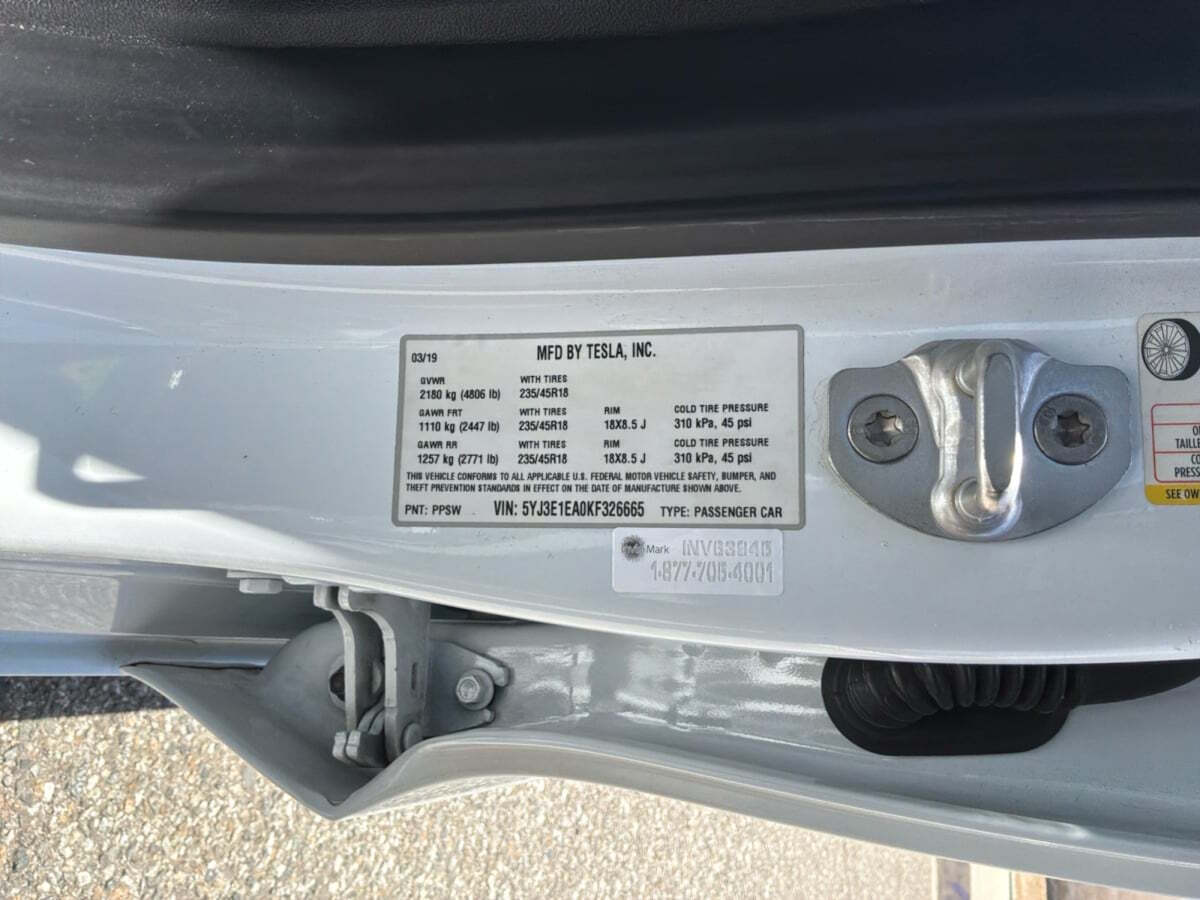 White 2019 Tesla Model 3 Mid Range Mid Range 4dr Fastback 22