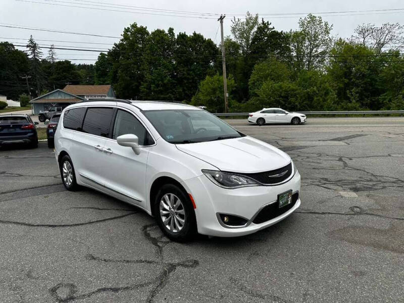 2017 Chrysler Pacifica Touring-L
