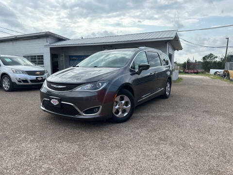 2017 Chrysler Pacifica Touring-L Plus