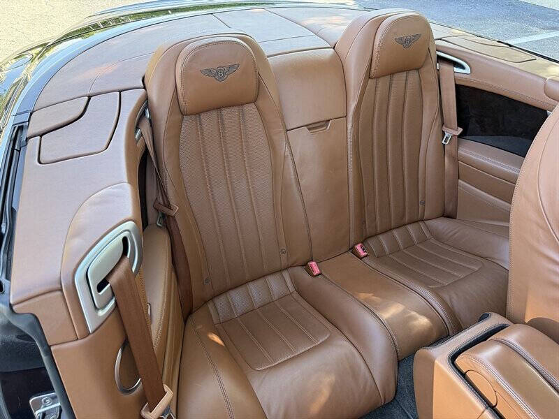 2015 Bentley Continental 24