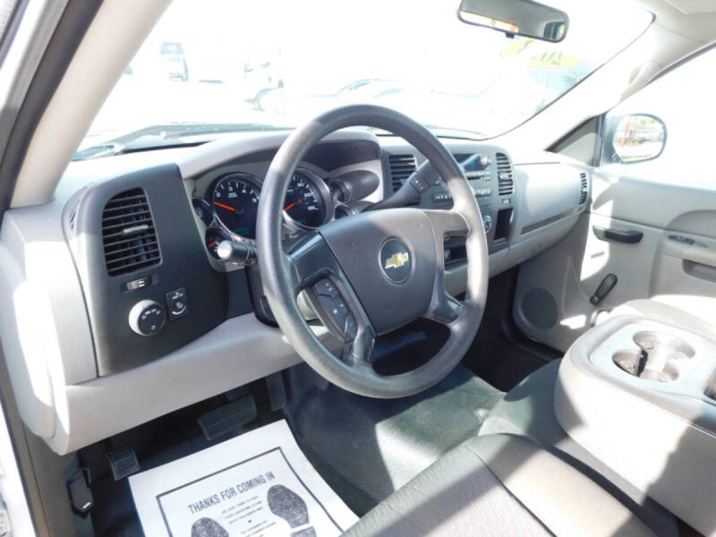 2013 Chevrolet Silverado 2500HD Work Truck photo 7