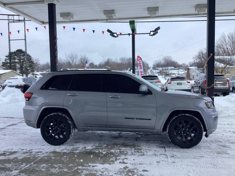 2018 Jeep Grand Cherokee for sale at DRIVE SAFE AUTO LLC in Springfield OH