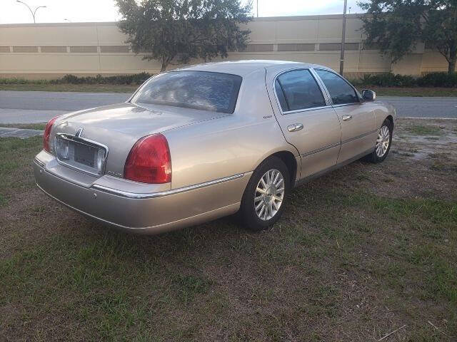 2003 Lincoln Town Car for sale at We Buy & Sell Cars Inc in Orlando, FL