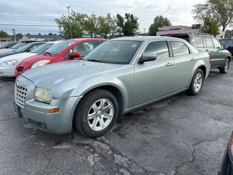 2006 Chrysler 300 for sale at Lakeshore Auto Wholesalers in Amherst OH