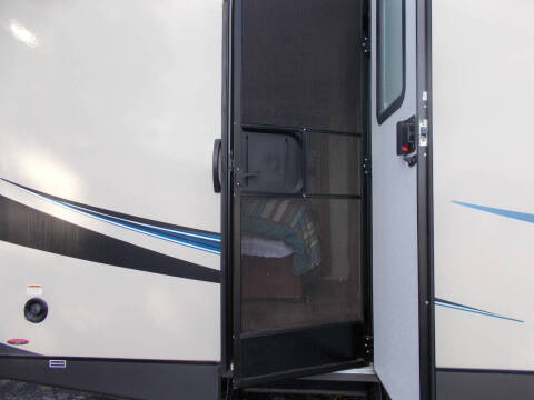 2014 Coachmen RV Liberty Edition