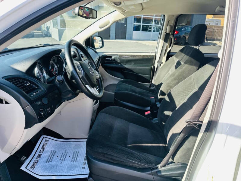 2017 Dodge Grand Caravan SE