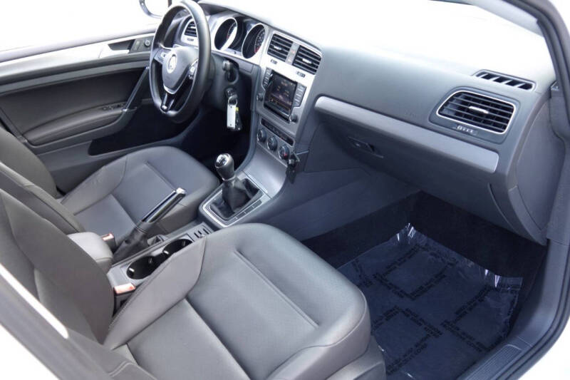 2015 Volkswagen Golf TDI SE