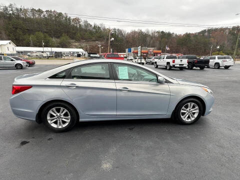 2013 Hyundai Sonata for sale at CRS Auto & Trailer Sales Inc in Clay City KY