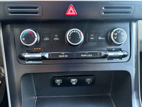 2022 Kia Carnival LX