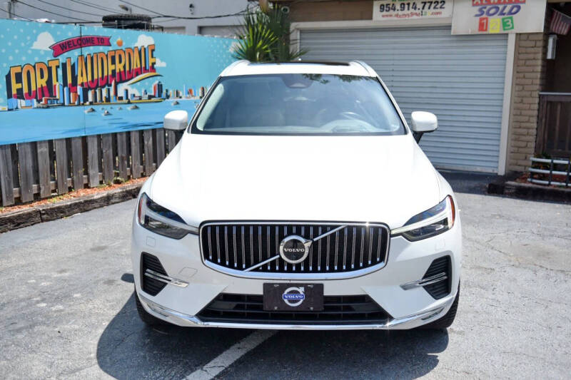 2023 Volvo XC60 B6 Ultimate Bright Theme