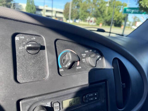 2002 Ford E-Series E-250