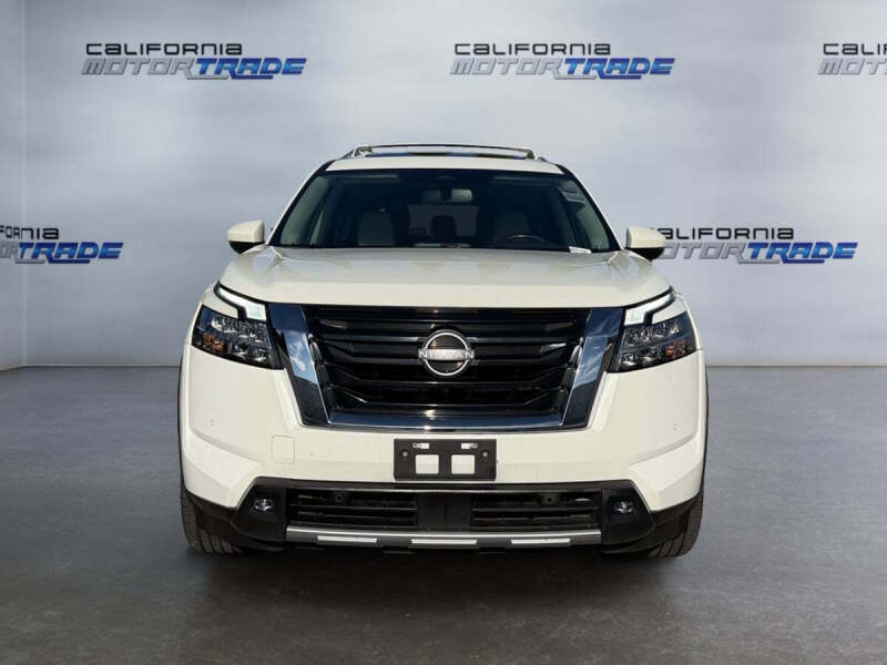 2022 Nissan Pathfinder SL