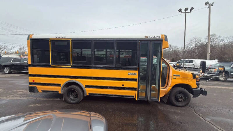 2016 Ford E-Series E-450 SD