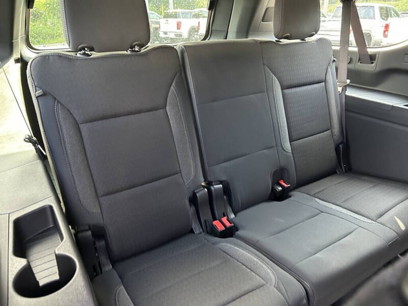 2025 Chevrolet Suburban LS