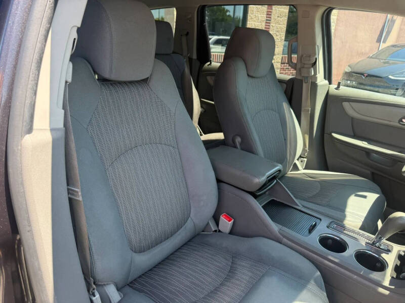 2017 Chevrolet Traverse LS