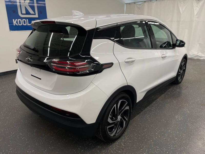 Used 2022 Chevrolet Bolt EV 2LT with VIN 1G1FX6S08N4123141 for sale in Grand Rapids, MI